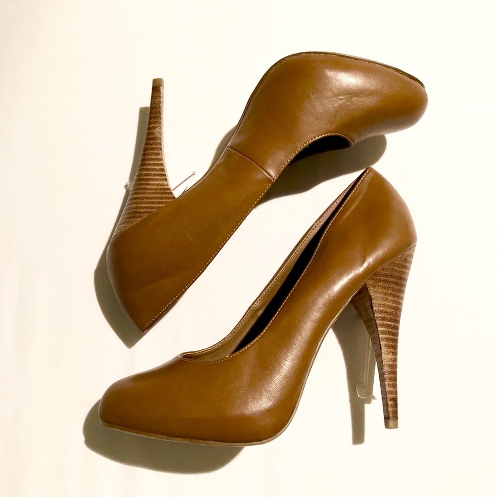 • MIA • 4.5” heel pump tan/ brown leather